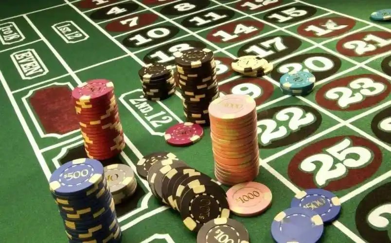 Pertandingan sepak bola Liga 1 Indonesia yang seru dan mendebarkan